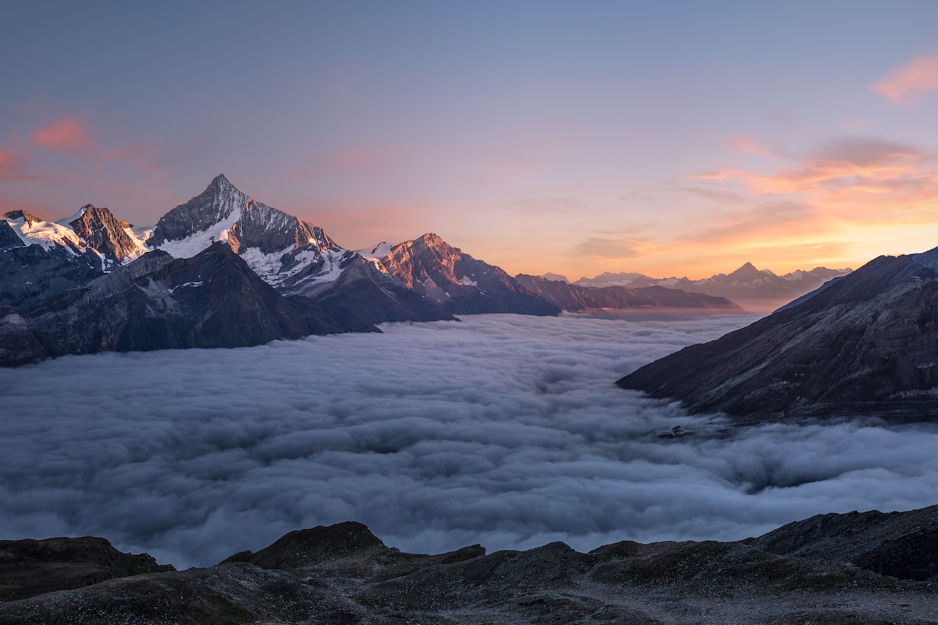 雪山日出